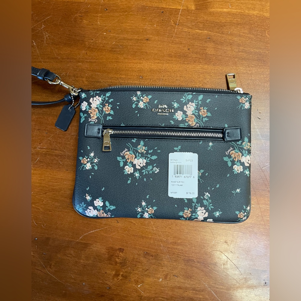 Coach Wristlet - Picture 4 of 7